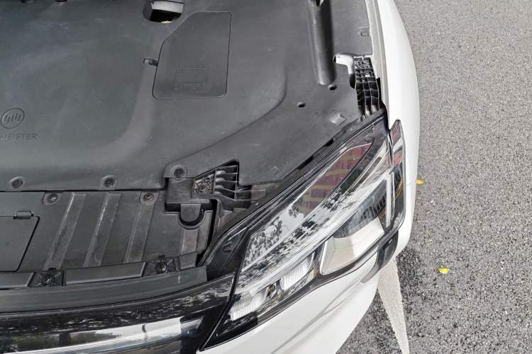 Used WM Motor W6 2021 520km PRO All-Round Edition Engine Bay Left