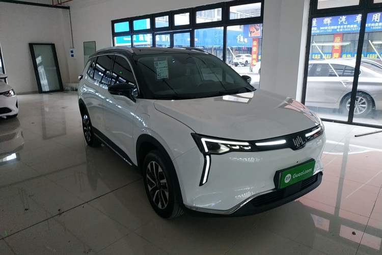 Used WM Motor W6 2021 520 km NEX Exploration Edition Front Right 45 Deg