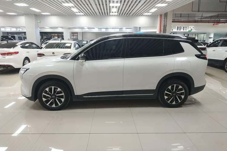 Used WM Motor W6 2021 520 km NEX Exploration Edition Left Side