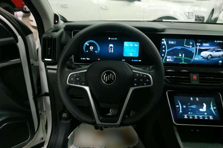 Used WM Motor W6 2021 520 km NEX Exploration Edition Steering Wheel