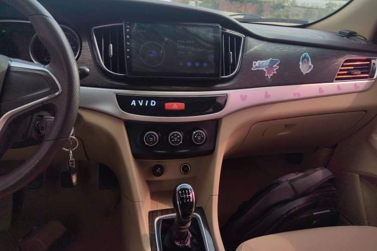 Used Wuling 730 2020 Commercial Vehicle 1.5L Manual Value Edition 7 Seats Audio And AC Panel