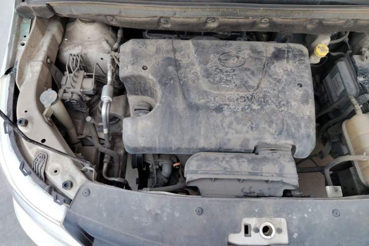 Used Wuling 730 2020 Commercial Vehicle 1.5L Manual Value Edition 7 Seats Engine Bay Right