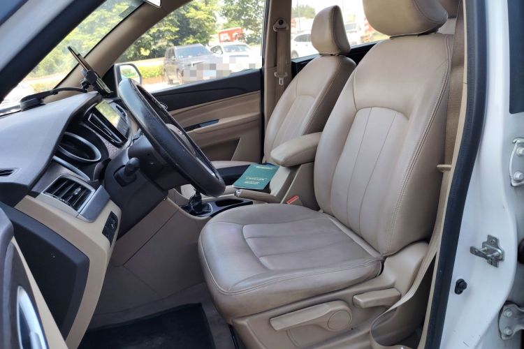 Used Wuling 730 2020 Commercial Vehicle 1.5L Manual Value Edition 7 Seats Left Front Seat