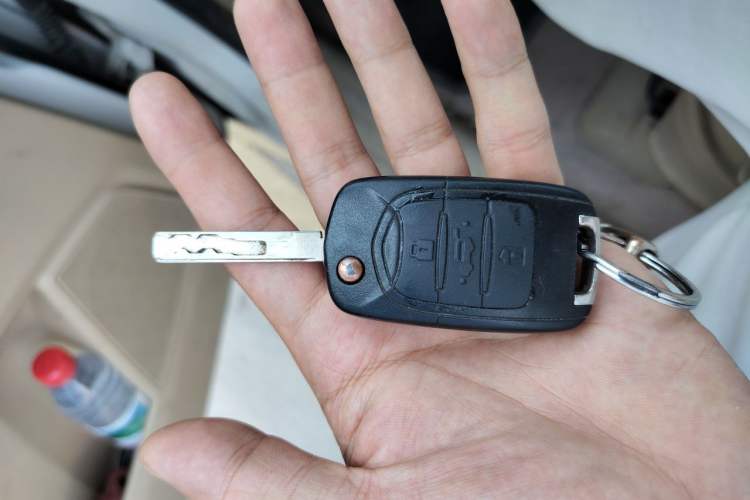 Used Wuling 730 2020 Commercial Vehicle 1.5L Manual Value Edition 7 Seats Vehicle Key