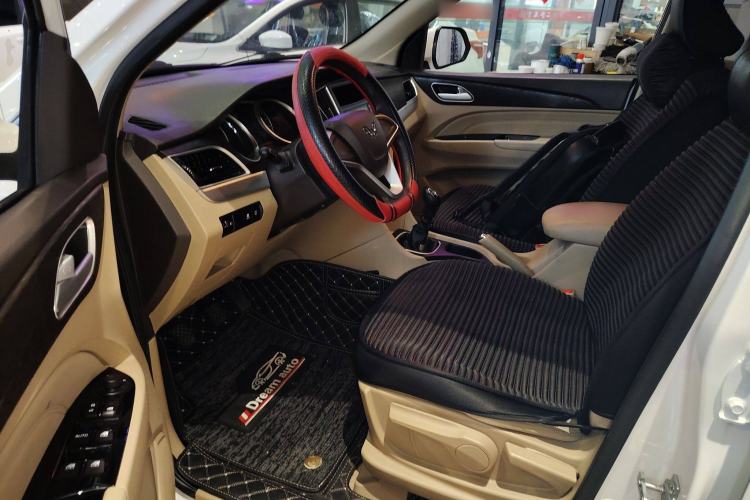 Used Wuling 730 2020 Commercial Vehicle 1.5L Manual Value Edition 7 Seats Driver Seat
