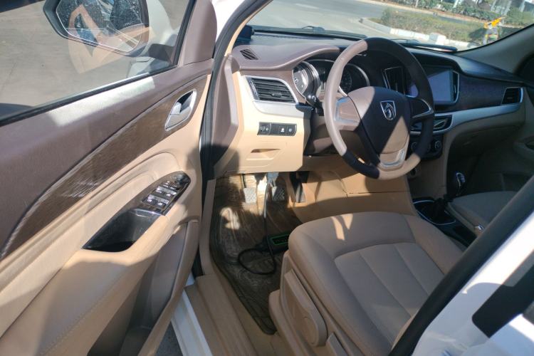 Used Wuling 730 2020 Commercial Vehicle 1.5L Manual Value Edition 7 Seats Driver Seat