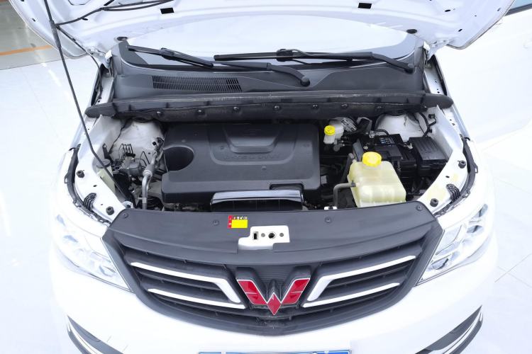 Used Wuling 730 2020 Commercial Vehicle 1.5L Manual Value Edition 7 Seats Engine Bay