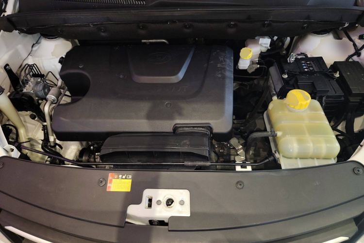 Used Wuling 730 2020 Commercial Vehicle 1.5L Manual Value Edition 7 Seats Engine Bay