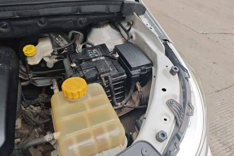 Used Wuling 730 2020 Commercial Vehicle 1.5L Manual Value Edition 7 Seats Engine Bay Left