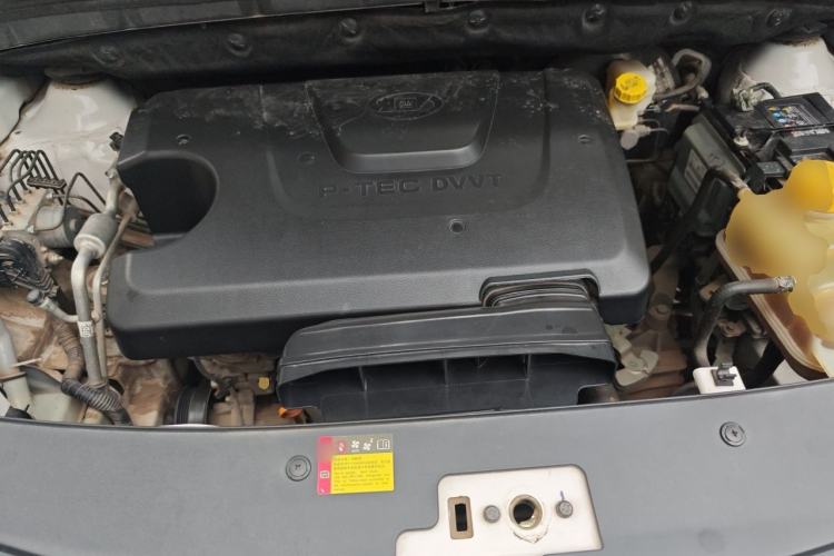 Used Wuling 730 2020 Commercial Vehicle 1.5L Manual Value Edition 7 Seats Engine Bay