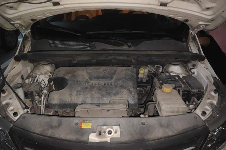 Used Wuling 730 2020 Commercial Vehicle 1.5L Manual Value Edition 7 Seats Engine Bay