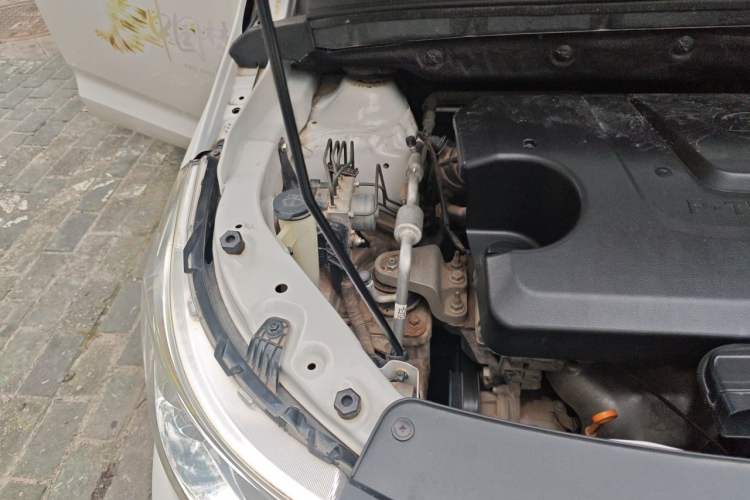 Used Wuling 730 2020 Commercial Vehicle 1.5L Manual Value Edition 7 Seats Engine Bay Right