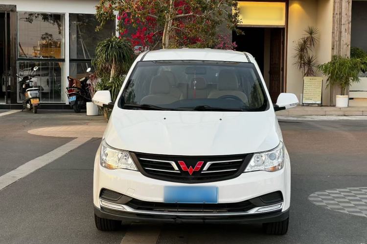 Used Wuling 730 2020 Commercial Vehicle 1.5L Manual Value Edition 7 Seats Exterior 1