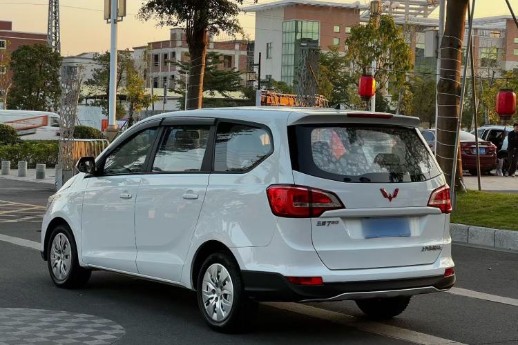 Used Wuling 730 2020 Commercial Vehicle 1.5L Manual Value Edition 7 Seats Exterior 3