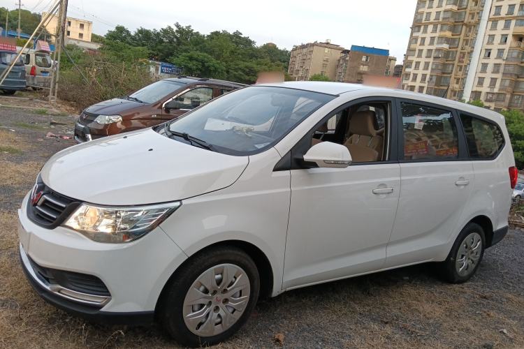 Used Wuling 730 2020 Commercial Vehicle 1.5L Manual Value Edition 7 Seats Exterior 3