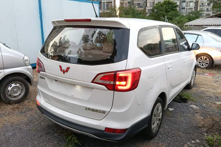 Used Wuling 730 2020 Commercial Vehicle 1.5L Manual Value Edition 7 Seats Exterior 5