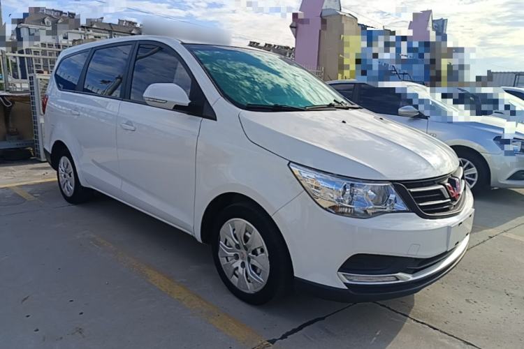 Used Wuling 730 2020 Commercial Vehicle 1.5L Manual Value Edition 8 Seats Front Right 45 Deg