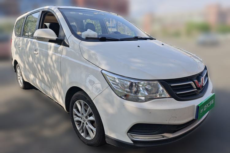 Used Wuling 730 2020 Commercial Vehicle 1.5L Manual Value Edition 7 Seats Front Right 45 Deg