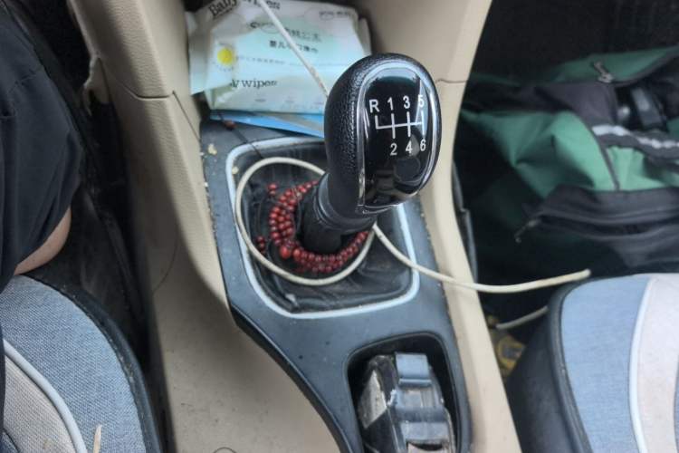 Used Wuling 730 2020 Commercial Vehicle 1.5L Manual Value Edition 7 Seats Gear Lever