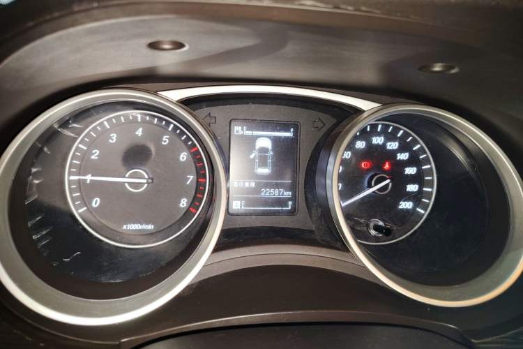 Used Wuling 730 2020 Commercial Vehicle 1.5L Manual Value Edition 7 Seats Instrument Cluster