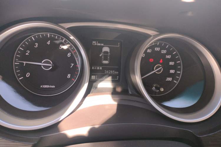 Used Wuling 730 2020 Commercial Vehicle 1.5L Manual Value Edition 7 Seats Instrument Cluster