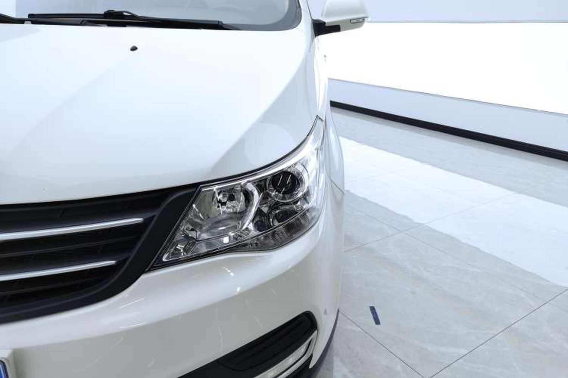Used Wuling 730 2020 Commercial Vehicle 1.5L Manual Value Edition 7 Seats Left Front Headlight