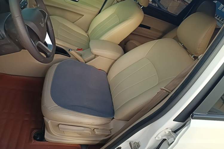 Used Wuling 730 2020 Commercial Vehicle 1.5L Manual Value Edition 8 Seats Left Front Seat