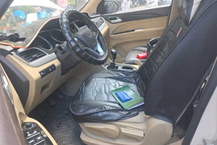 Used Wuling 730 2020 Commercial Vehicle 1.5L Manual Value Edition 7 Seats Left Front Seat