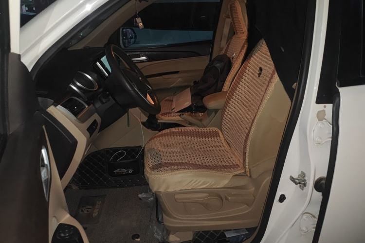 Used Wuling 730 2020 Commercial Vehicle 1.5L Manual Value Edition 7 Seats Left Front Seat