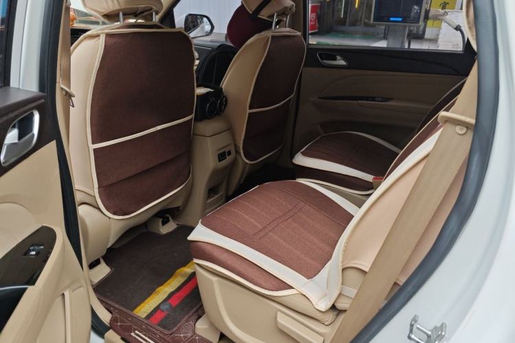 Used Wuling 730 2020 Commercial Vehicle 1.5L Manual Value Edition 7 Seats Left Rear Seat