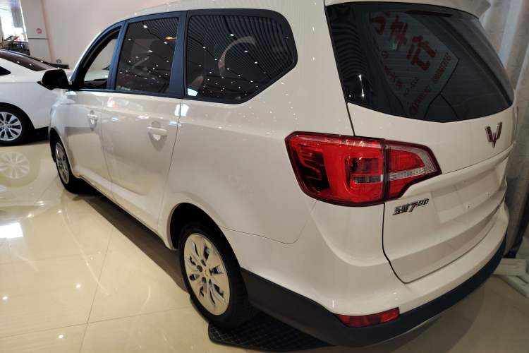 Used Wuling 730 2020 Commercial Vehicle 1.5L Manual Value Edition 7 Seats Left Side