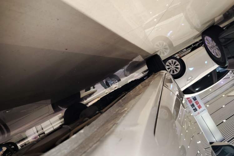 Used Wuling 730 2020 Commercial Vehicle 1.5L Manual Value Edition 7 Seats Left Side Sill