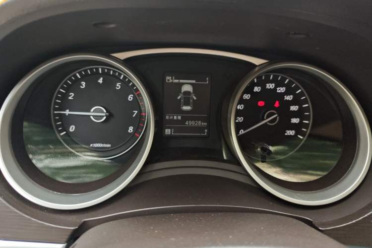 Used Wuling 730 2020 Commercial Vehicle 1.5L Manual Value Edition 7 Seats Odometer Close Up