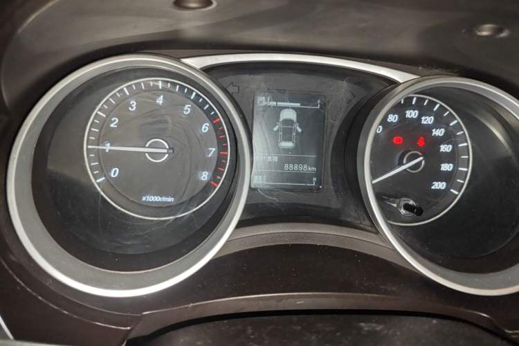 Used Wuling 730 2020 Commercial Vehicle 1.5L Manual Value Edition 7 Seats Odometer Close Up
