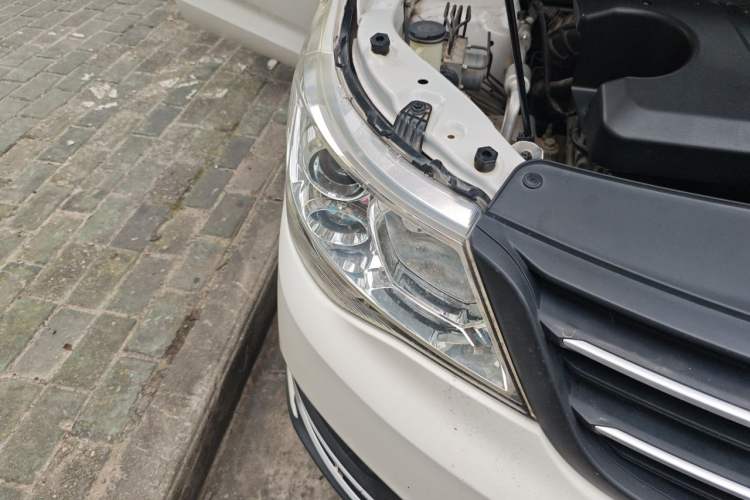 Used Wuling 730 2020 Commercial Vehicle 1.5L Manual Value Edition 7 Seats Right Front Headlight