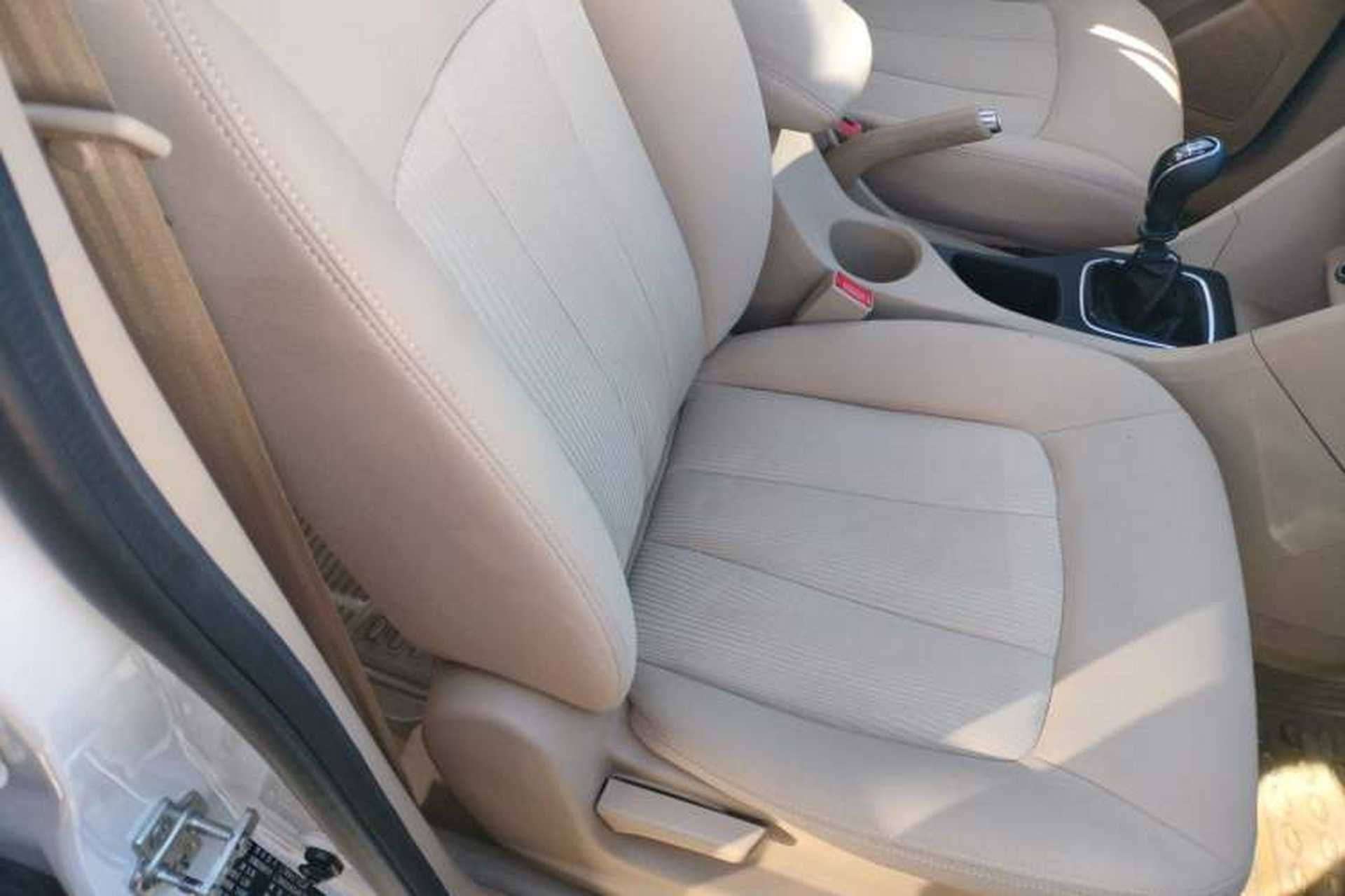 Used Wuling 730 2020 Commercial Vehicle 1.5L Manual Value Edition 7 Seats Right Front Seat