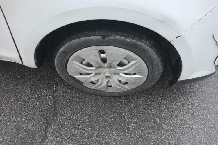 Used Wuling 730 2020 Commercial Vehicle 1.5L Manual Value Edition 7 Seats Right Front Wheel Hub