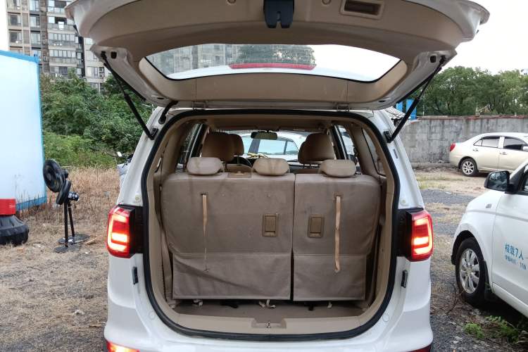 Used Wuling 730 2020 Commercial Vehicle 1.5L Manual Value Edition 7 Seats Trunk