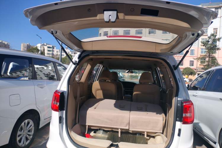 Used Wuling 730 2020 Commercial Vehicle 1.5L Manual Value Edition 7 Seats Trunk
