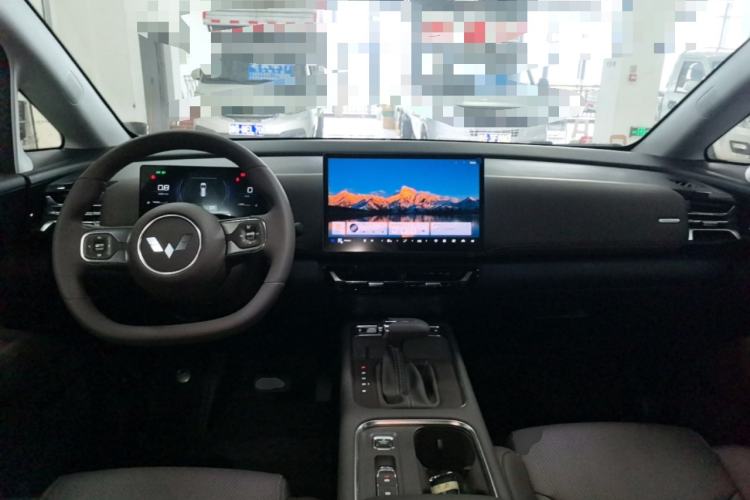 Used Wuling 730 2025 Model 1.5T CVT Elite Edition Center Console