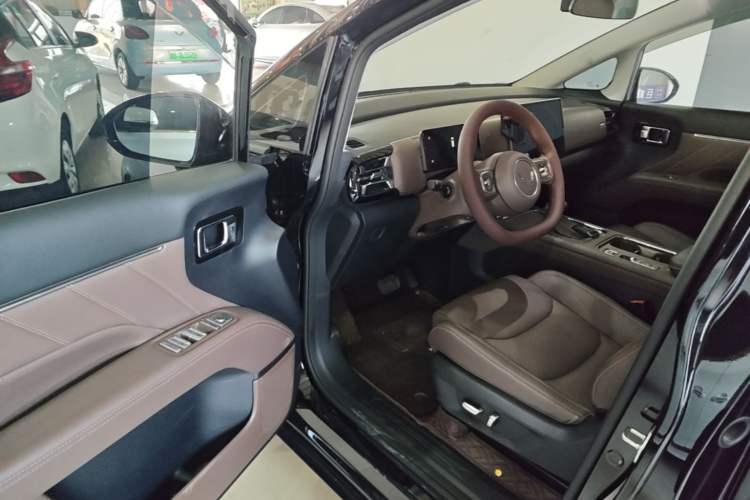 Used Wuling 730 2025 Model 1.5T CVT Elite Edition Driver Seat