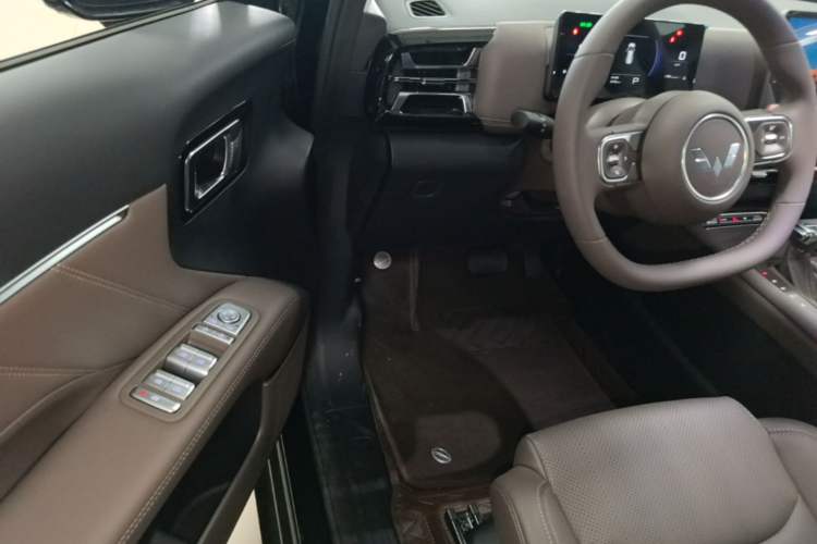 Used Wuling 730 2025 Model 1.5T CVT Elite Edition Driver Seat