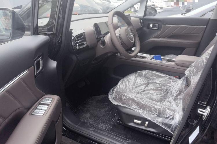 Used Wuling 730 2025 Model 1.5T CVT Elite Edition Driver Seat