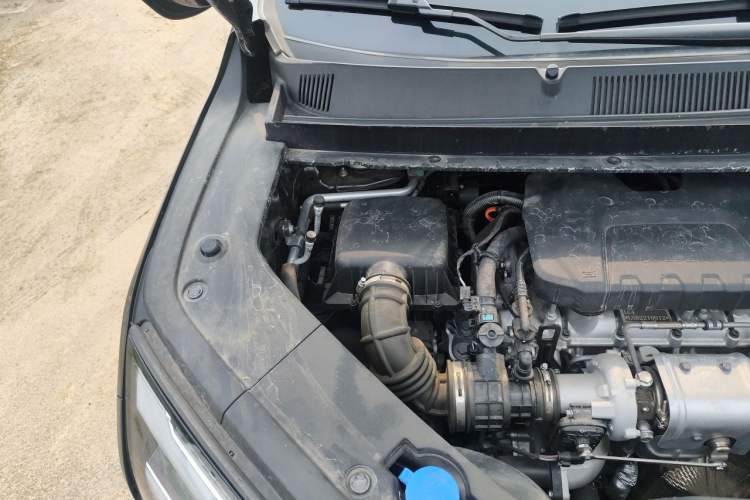 Used Wuling 730 2025 Model 1.5T CVT Elite Edition Engine Bay Right
