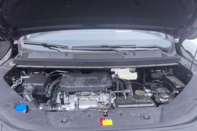 Used Wuling 730 2025 Model 1.5T CVT Elite Edition Engine Bay