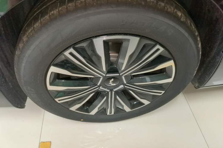 Used Wuling 730 2025 Model 1.5T CVT Elite Edition Exterior 4