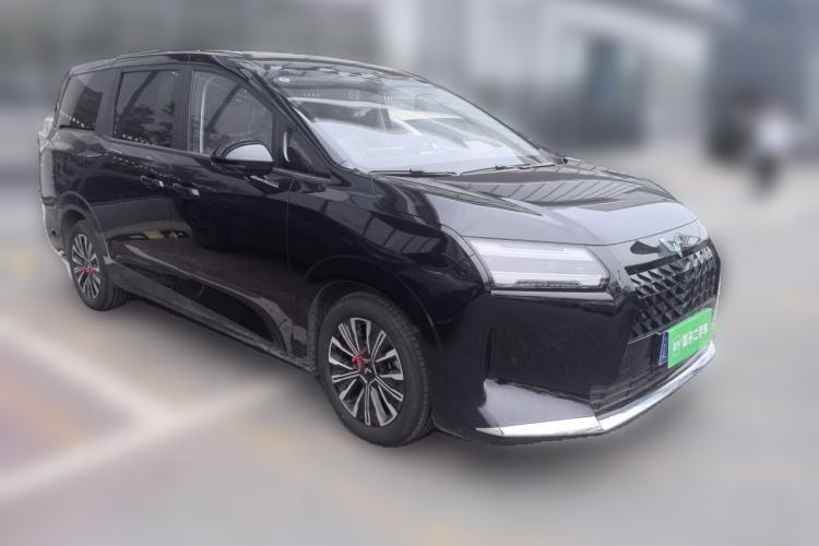 Used Wuling 730 2025 Model 1.5T CVT Elite Edition Front Right 45 Deg
