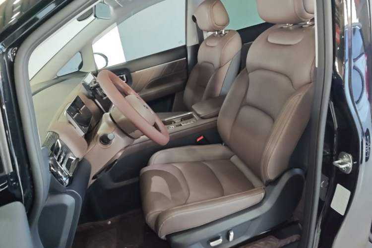 Used Wuling 730 2025 Model 1.5T CVT Elite Edition Left Front Seat