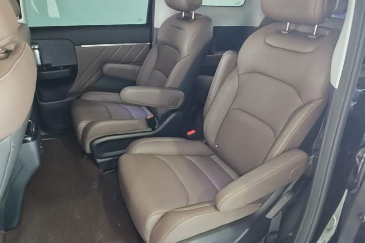 Used Wuling 730 2025 Model 1.5T CVT Elite Edition Left Rear Seat