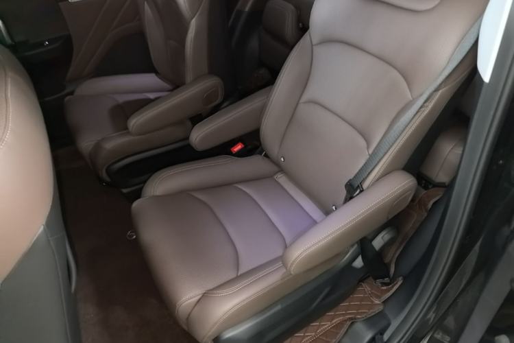 Used Wuling 730 2025 Model 1.5T CVT Elite Edition Left Rear Seat